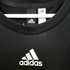 ⭐新品adidas半袖オシャレ黒Tシャツのサムネイル
