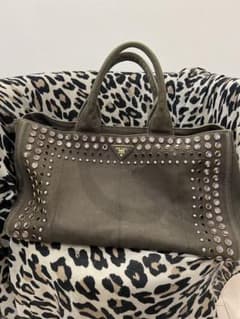 【最終値下げ】プラダ PRADA ビジュー スタッズ トートバッグ ラージ 最終値下げ】プラダ PRADA ビジュー スタッズ トートバッグ ラージ