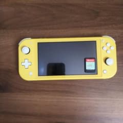 Nintendo Switch NINTENDO SWITCH LITE イエ…のサムネイル