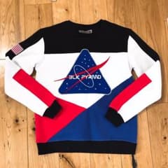 最終値下げ！　BLACK PYRAMID ブラックピラミッド トレーナーのサムネイル