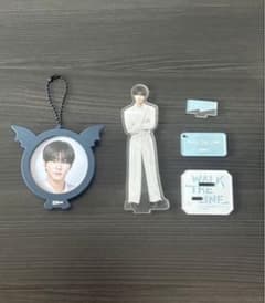 ENHYPEN ジョンウォン walktheline 缶バッチアクスタまとめ売り - メルカリ