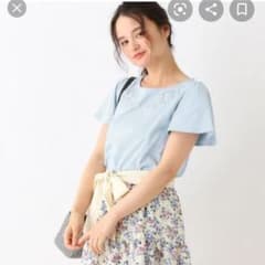 【りんご様専用】新品タグ付き！フラワーレースプルオーバー　カットソー　水色　Mのサムネイル