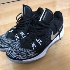 NIKE バッシュのサムネイル