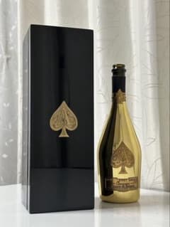ARMAND DE BRIGNAC 空き瓶 専用ケース付き - メルカリ