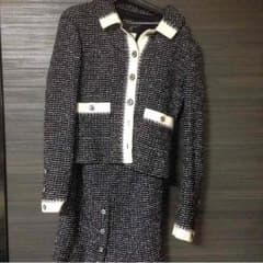 まこ様専用☆正規品シャネルスーツのサムネイル