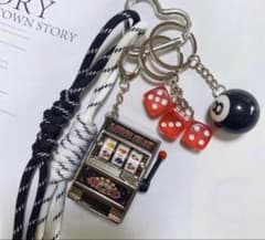新品 じゃらじゃらキーホルダー GAME CHARM スロット サイコロ - メルカリ