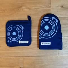 【お値下げ】ルクルーゼ  ミトン＆鍋しきセットのサムネイル