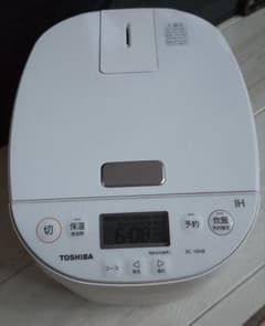 TOSHIBA 炊飯器 RC-10HR IH　2022年製※お値下げ中※のサムネイル