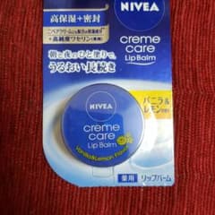 ニベア リップバームのサムネイル