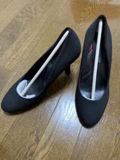 シンプルビューティーベーシック 黒 ブラック パンプス 23.5のサムネイル