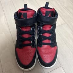 NIKE AIR JORDAN 1 ブラック レッド スニーカー　23.5cmのサムネイル