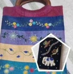 刺繍ハンドバッグ ※木製ハンドル & タイ製ミニポーチのサムネイル