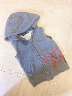 お値下げ♡今の時期にぴったり♡ヒスミニ♡ベスト　80のサムネイル