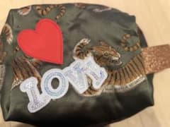 タイガー柄 刺繍 ポーチ LOVE ハートのサムネイル