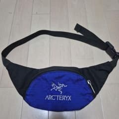 ARC'TERYX ボディバッグ 青のサムネイル