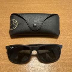 Ray-Ban ブラック サングラス ケース付きのサムネイル