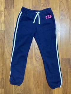 値下げ！130㎝　GAPスウェットパンツ ジャージのサムネイル