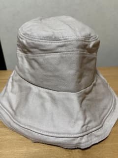 つば広　バケットハットのサムネイル
