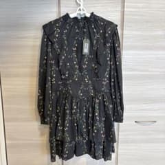 美品(試着のみの未使用品)⭐︎ALLSAINTS 花柄 ワンピース 黒のサムネイル
