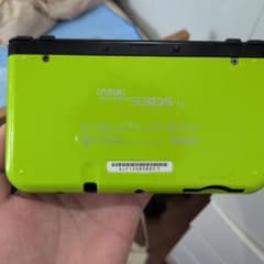 【中古】Newニンテンドー3DS LL ライム×ブラック 本体　裏面のサムネイル