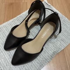 ポインテッドトゥセパレートストラップ美脚パンプのサムネイル