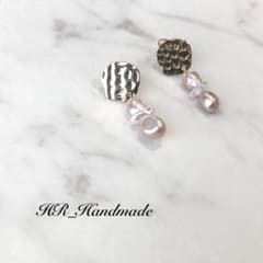 ハンドメイド　ゴールドピンクパールピアス【1点限り】のサムネイル