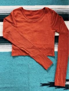 Lululemon ショート丈長袖トップス  size6のサムネイル