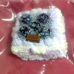 【新品同様】kikisquishy　しゃり付きブルーベリーケーキ　Mサイズのサムネイル