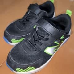 New Balance ニューバランススニーカー ブラック/グリーン16.5cmのサムネイル