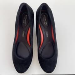 Rockport ロックポート　黒スエード　22.5 パンプスのサムネイル