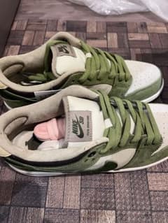 Nike SB Dunk Low オリーブグリーンのサムネイル