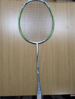 YONEX VOLTRIC 30（ボルトリック30） バドミントンラケットのサムネイル