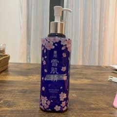 雪肌精化粧水 500mlボトルのサムネイル
