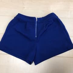 ショートパンツのサムネイル