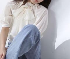 シアーボウタイブラウス NATURAL BEAUTY BASICのサムネイル