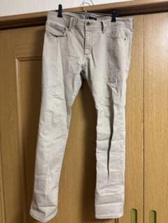 ROOT THREE. ベージュ スリムフィットチノパンのサムネイル