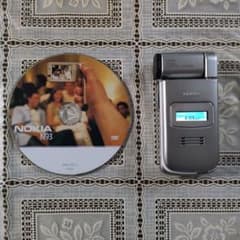 ノキア ビデオカメラ型携帯電話『NOKIA N93』純正バッテリー＆DVD付