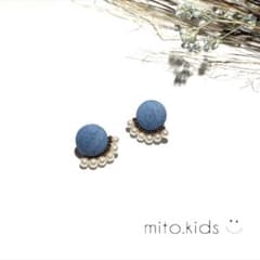 くるみボタンとパールのピアスのサムネイル