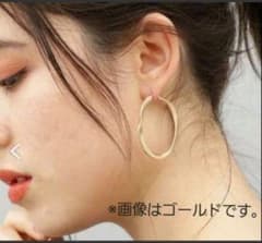 ツイストフープピアスのサムネイル