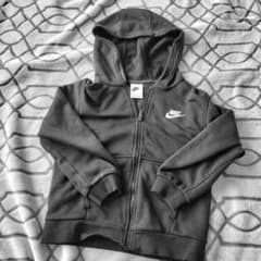 Nike ブラック パーカー 140cmのサムネイル