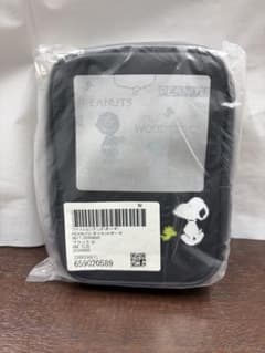スヌーピー PEANUTS ダイカットポーチ ブラック 新品のサムネイル