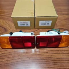ダイハツ ハイゼットTK S100 前期左右テールランプセットのサムネイル