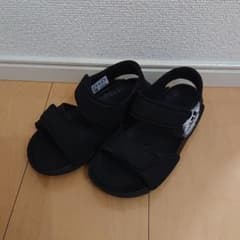 アディダス サンダル黒 18㎝のサムネイル