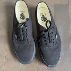 VANS Authentic オールブラック スニーカーのサムネイル