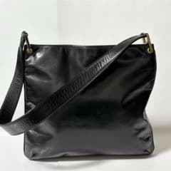 FENDI フェンディ FF ゴールド金具 レザー ショルダー バッグ ブラック 