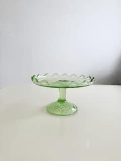 緑色 ガラス製 ケーキスタンド
