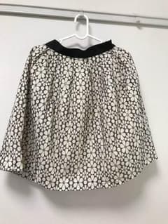 アベニールエトワール スカート 花柄のサムネイル