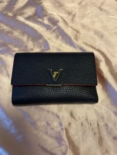 【LV】三つ折り財布 ルイヴィトン ポルトフォイユ カプシーヌのサムネイル