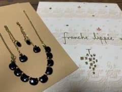 フランシュリッペ　黒ねこ　ネックレス　ピアスのサムネイル
