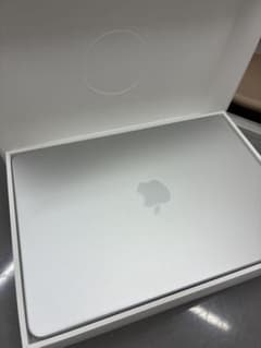 美品 MacBook Neo シルバー 256GB 8GBメモリー 早い者勝ち - メルカリ